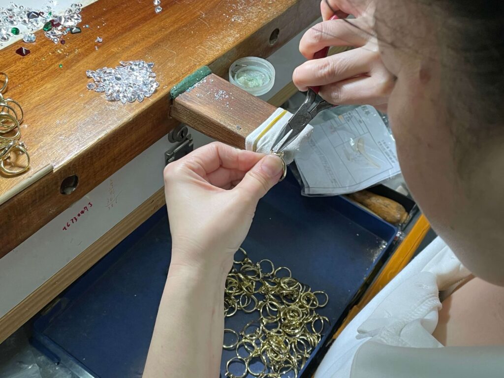 S925 silver jewelry gemstone inlay workshop process
